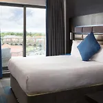 Roomzzz Aparthotel Chester City