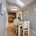 18Th Century Townhouse In Chester City Centre