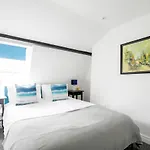 Chester Stays - Beautiful Loft Apartment With Parking