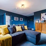 Zooblu: Chester 1-Bed