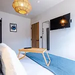 Elegant 2B Retreat City Centre With Secure Parking