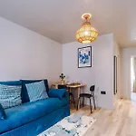 Elegant 2B Retreat City Centre With Secure Parking