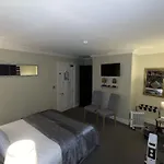 The Commercial Bar & Hotel