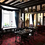 Hamilton Court Hotel
