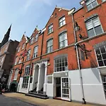 Modern One Bed Apartment, By Kipz City Centre Chester - Amazing Location & Quiet!
