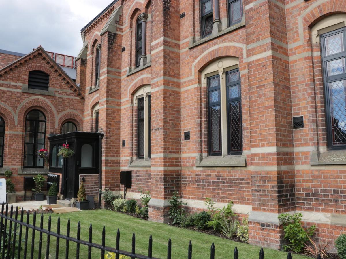 1 Chapel Place * Chester