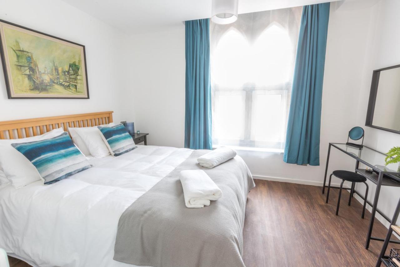 Apartment - Lovely In The Heart Of With Free Parking *