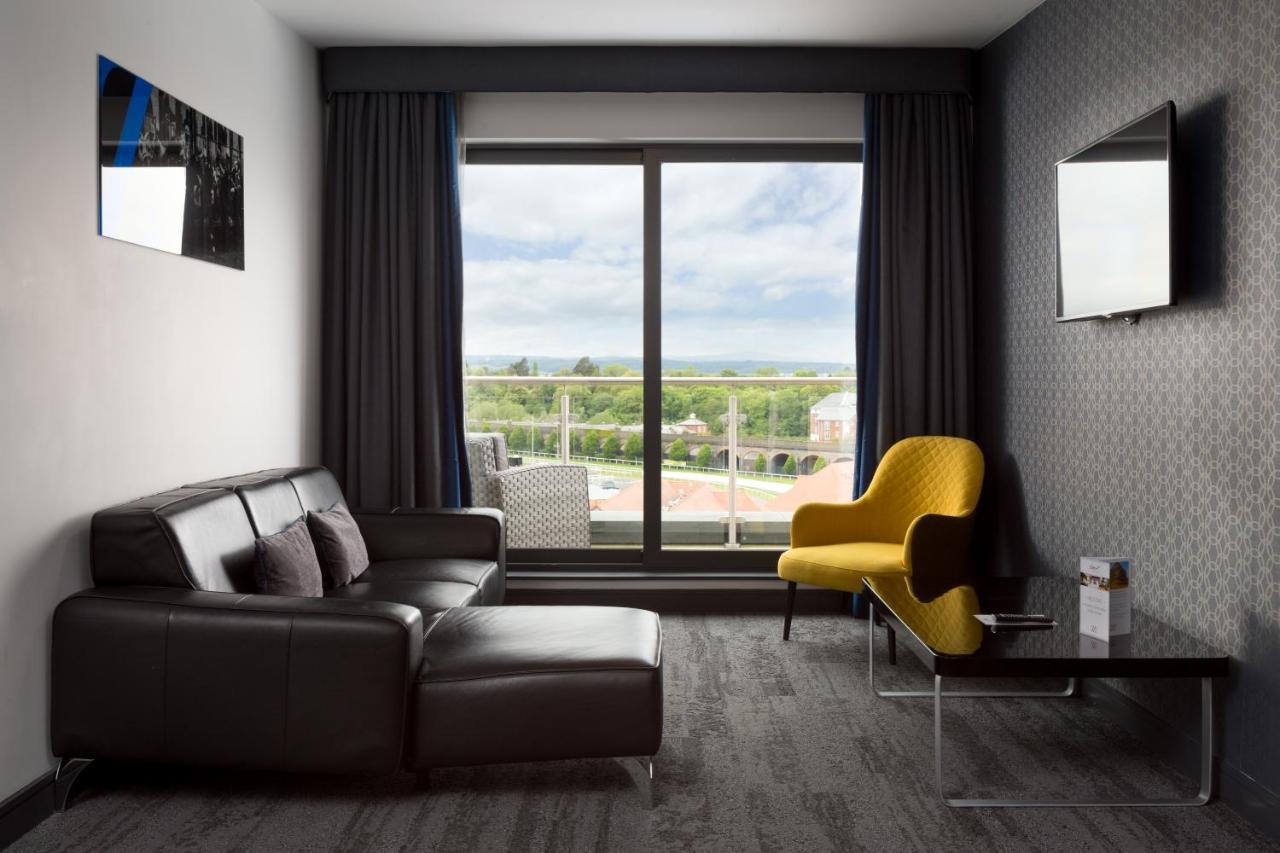 Roomzzz Aparthotel