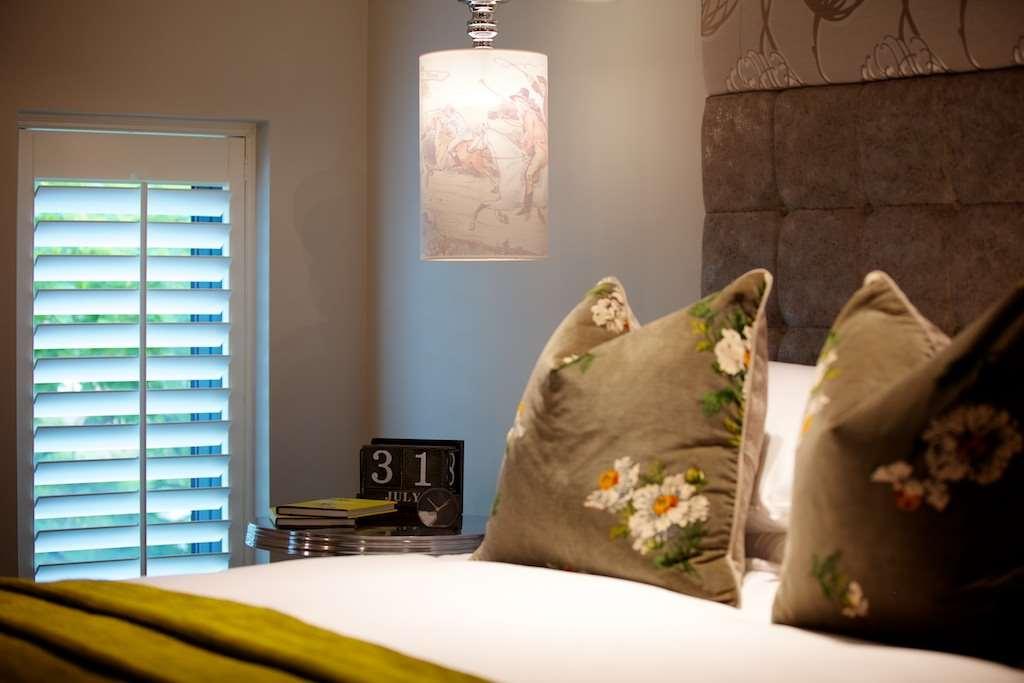 Oddfellows & 4*