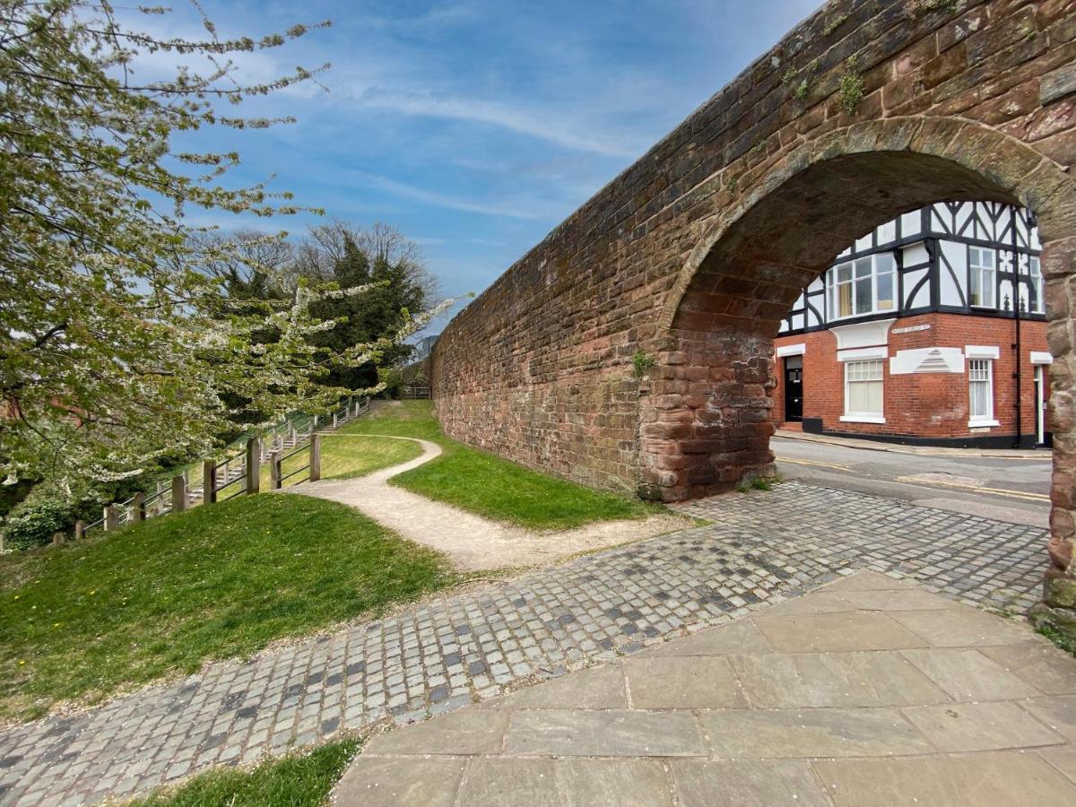 Walls View * Chester