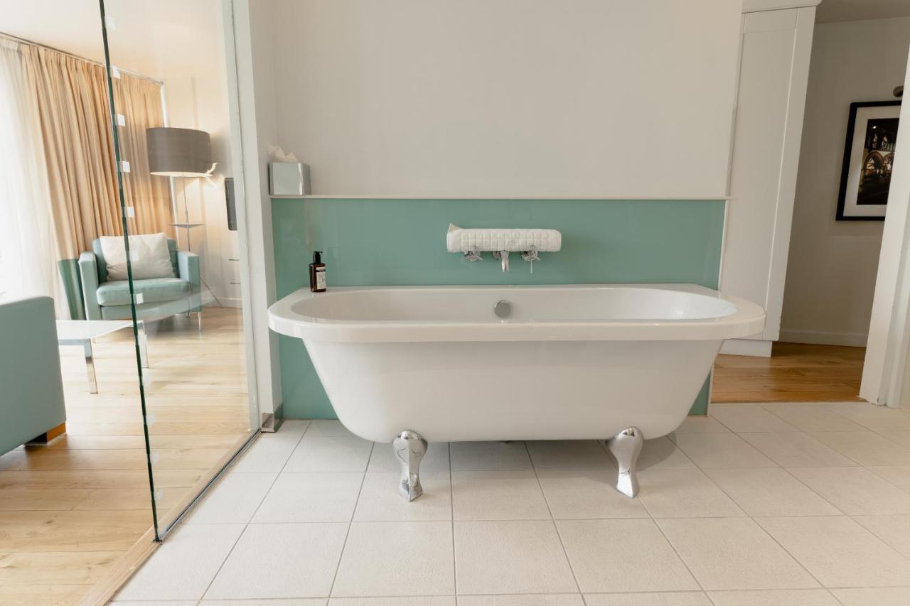 Abode Hotel 4*