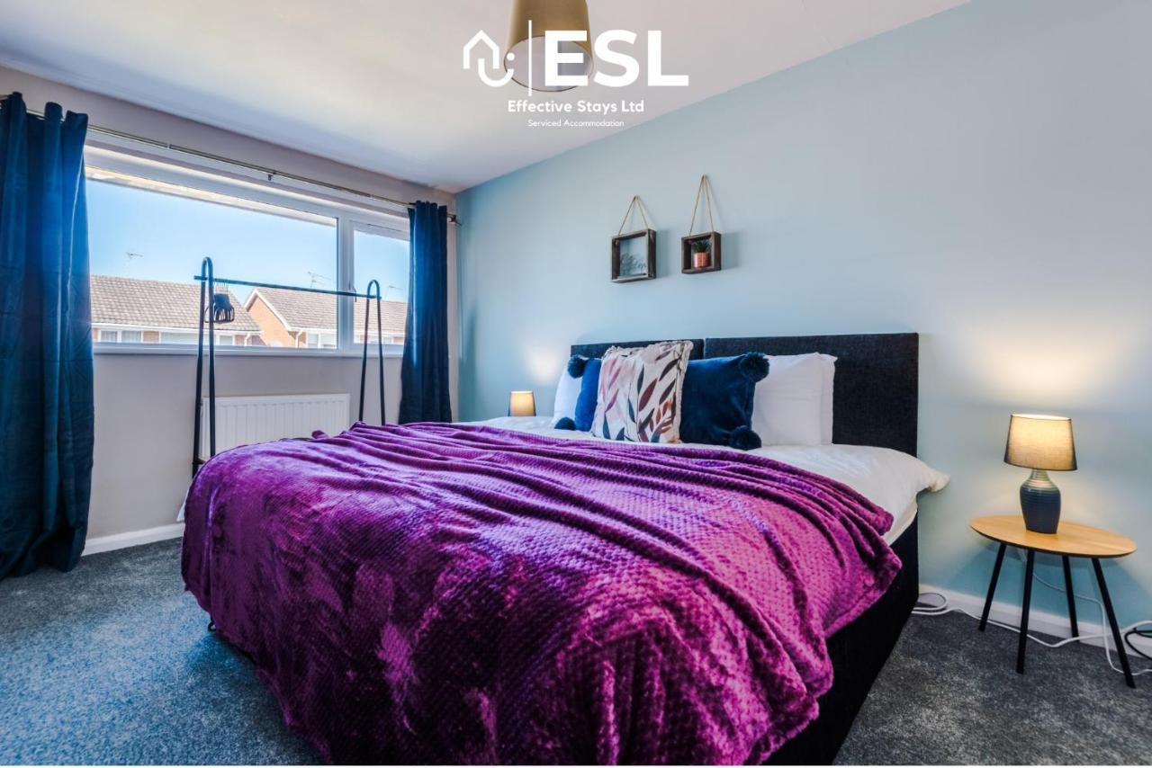 Apartment 3 Bedroom House With Garden And Driveway Parking - Less Than 10 Mins From Centre