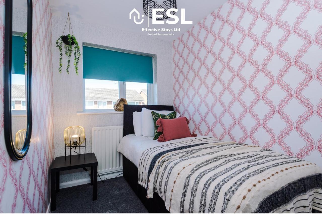 Apartment 3 Bedroom House With Garden And Driveway Parking - Less Than 10 Mins From Centre Chester