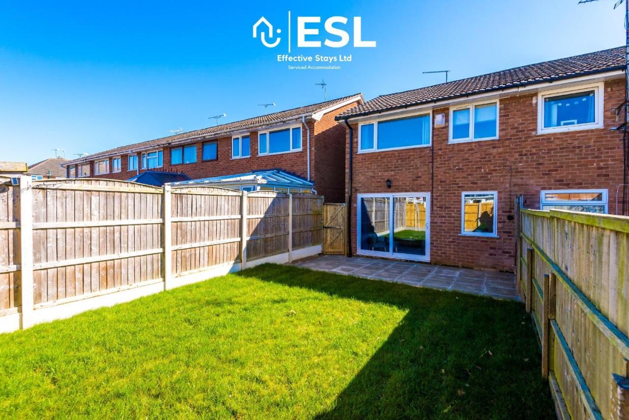 3 Bedroom House With Garden And Driveway Parking - Less Than 10 Mins From Centre Apartment Chester