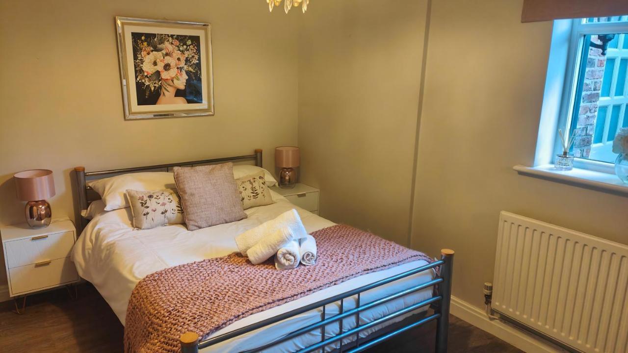 - With Free Parking Apartment *