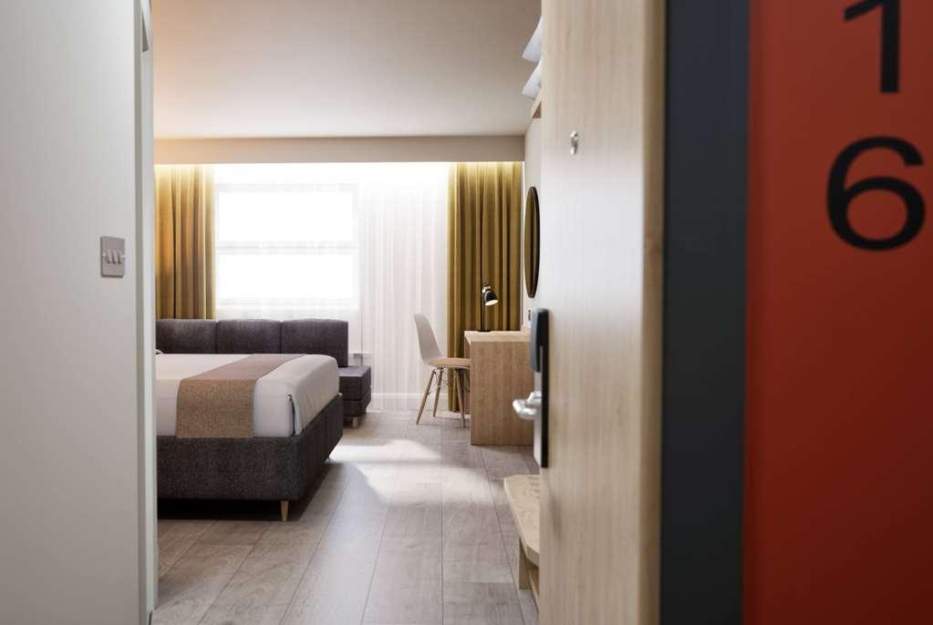 Super 8 East Hotel