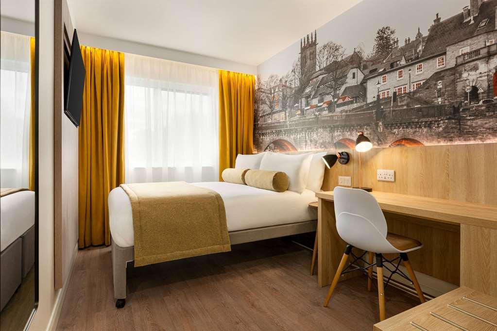 Super 8 East * Chester