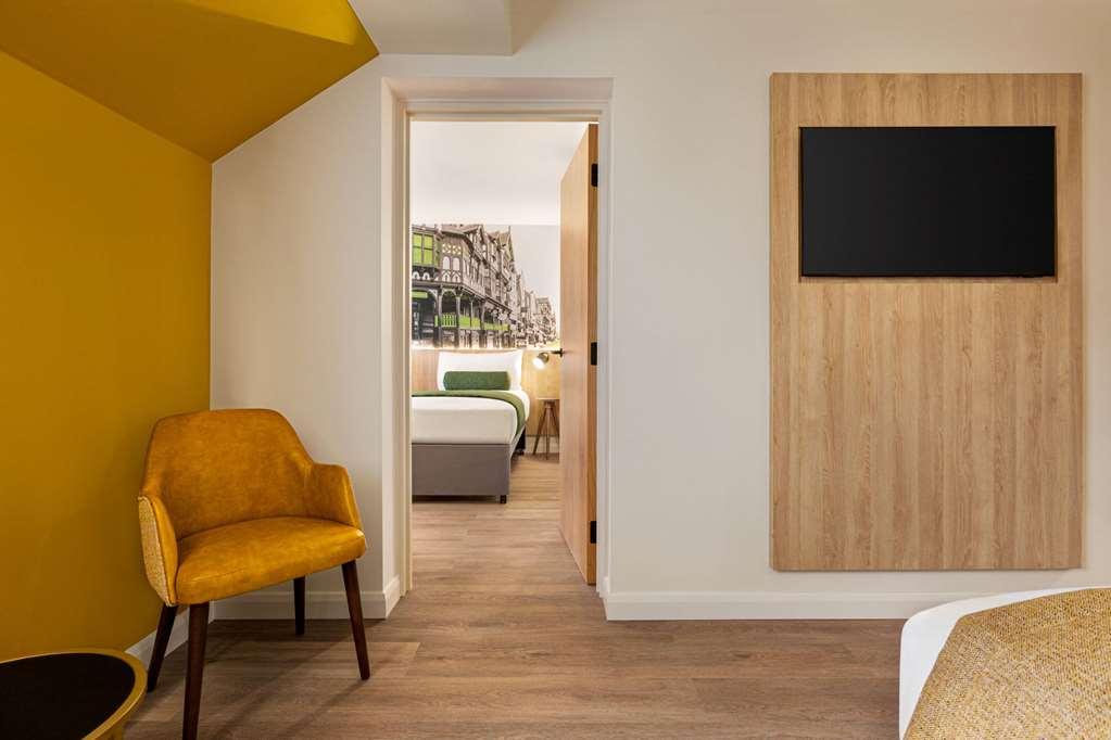 Super 8 East Hotel