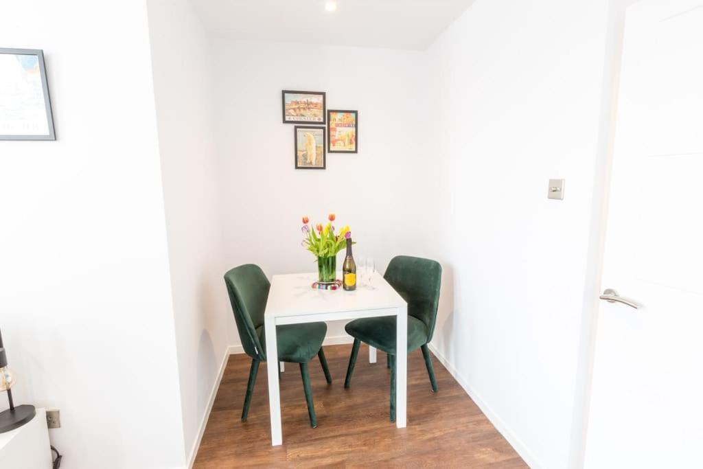 - Lovely In The Heart Of With Free Parking * Chester