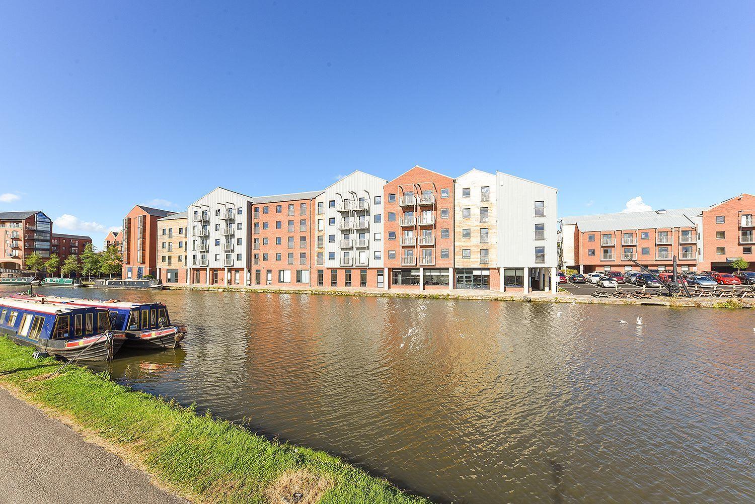 For Students Only Ensuites At The Towpath In *