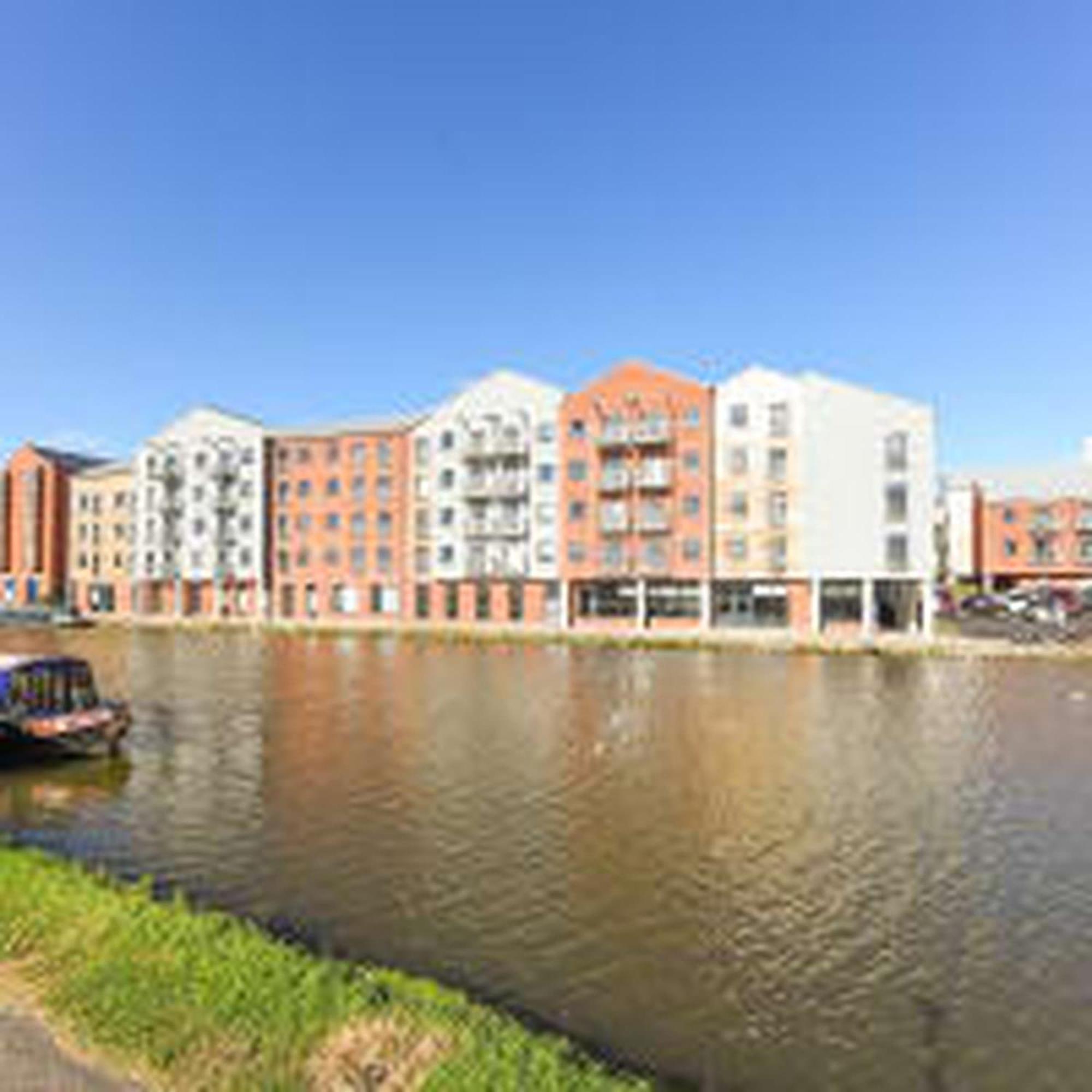 For Students Only Ensuites At The Towpath In *