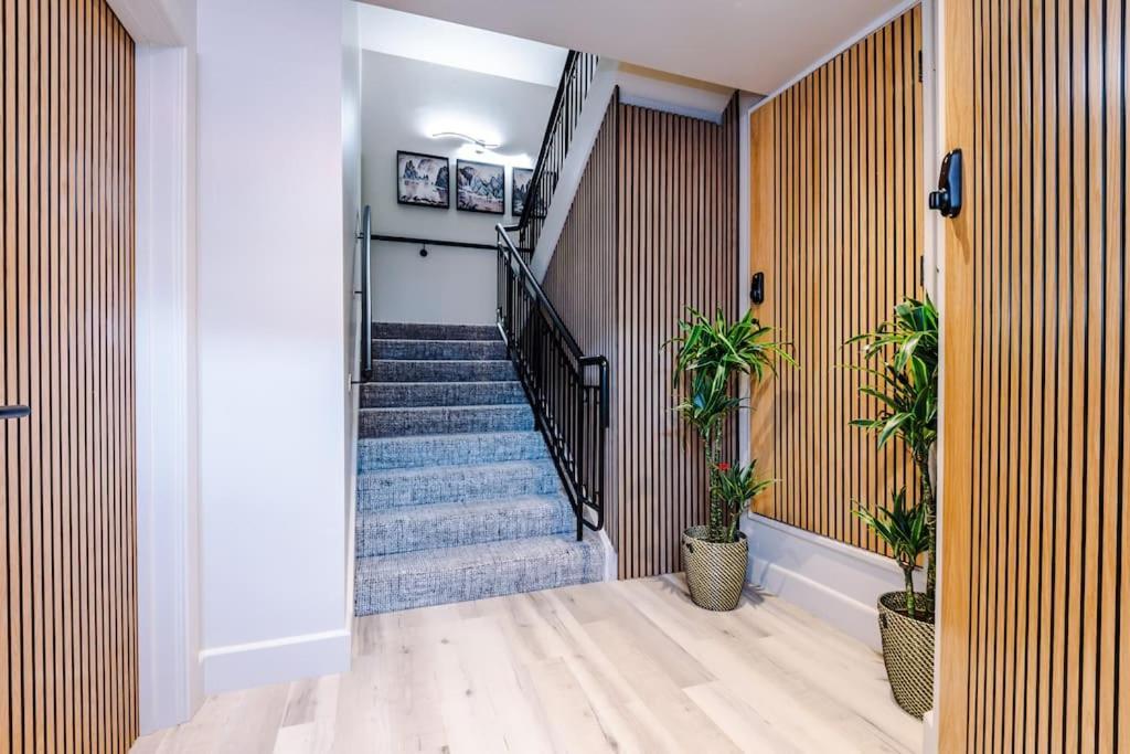 Elegant 2b Retreat Centre With Secure Parking Apartment