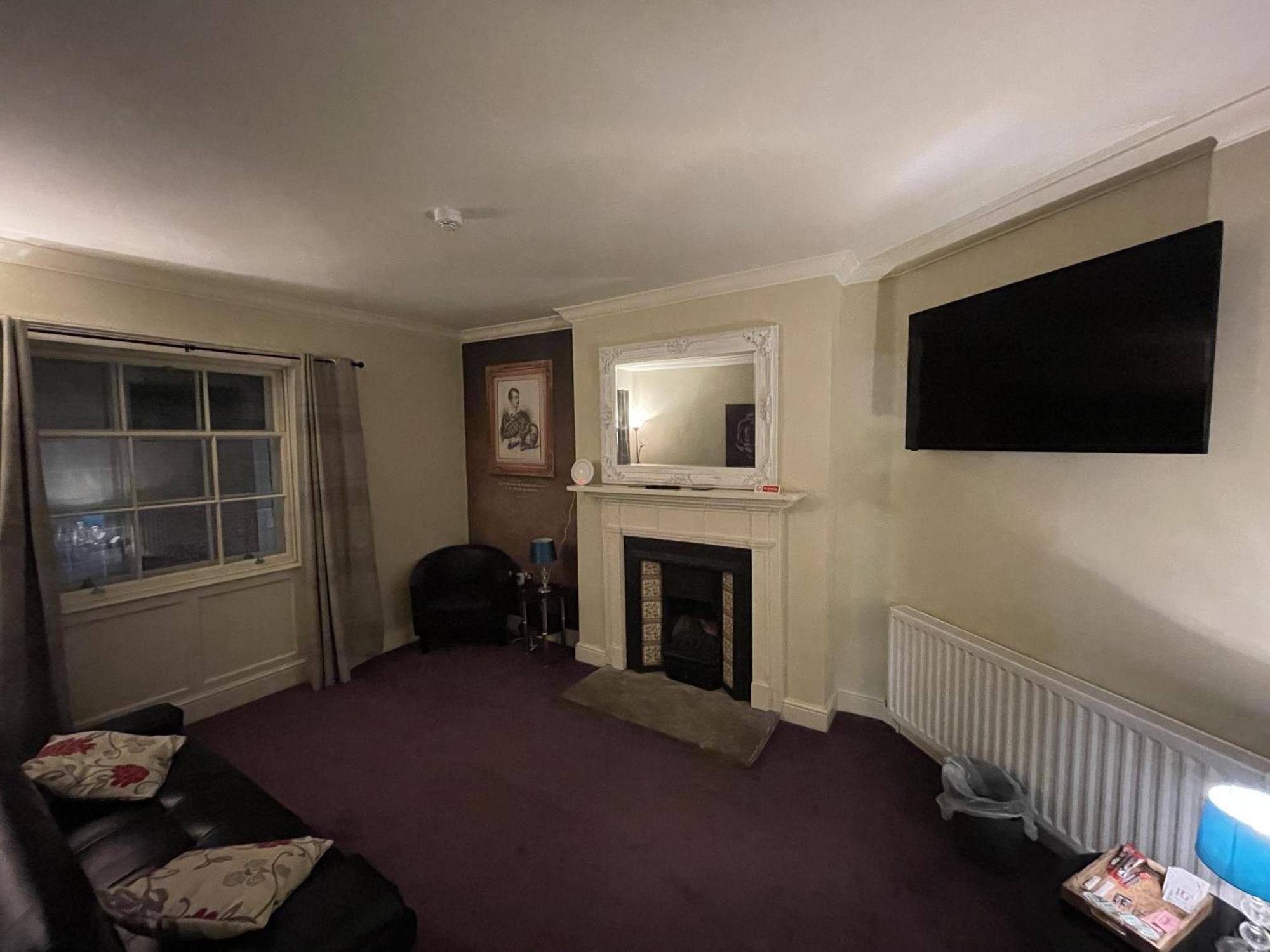 The Commercial Bar & 3* Chester