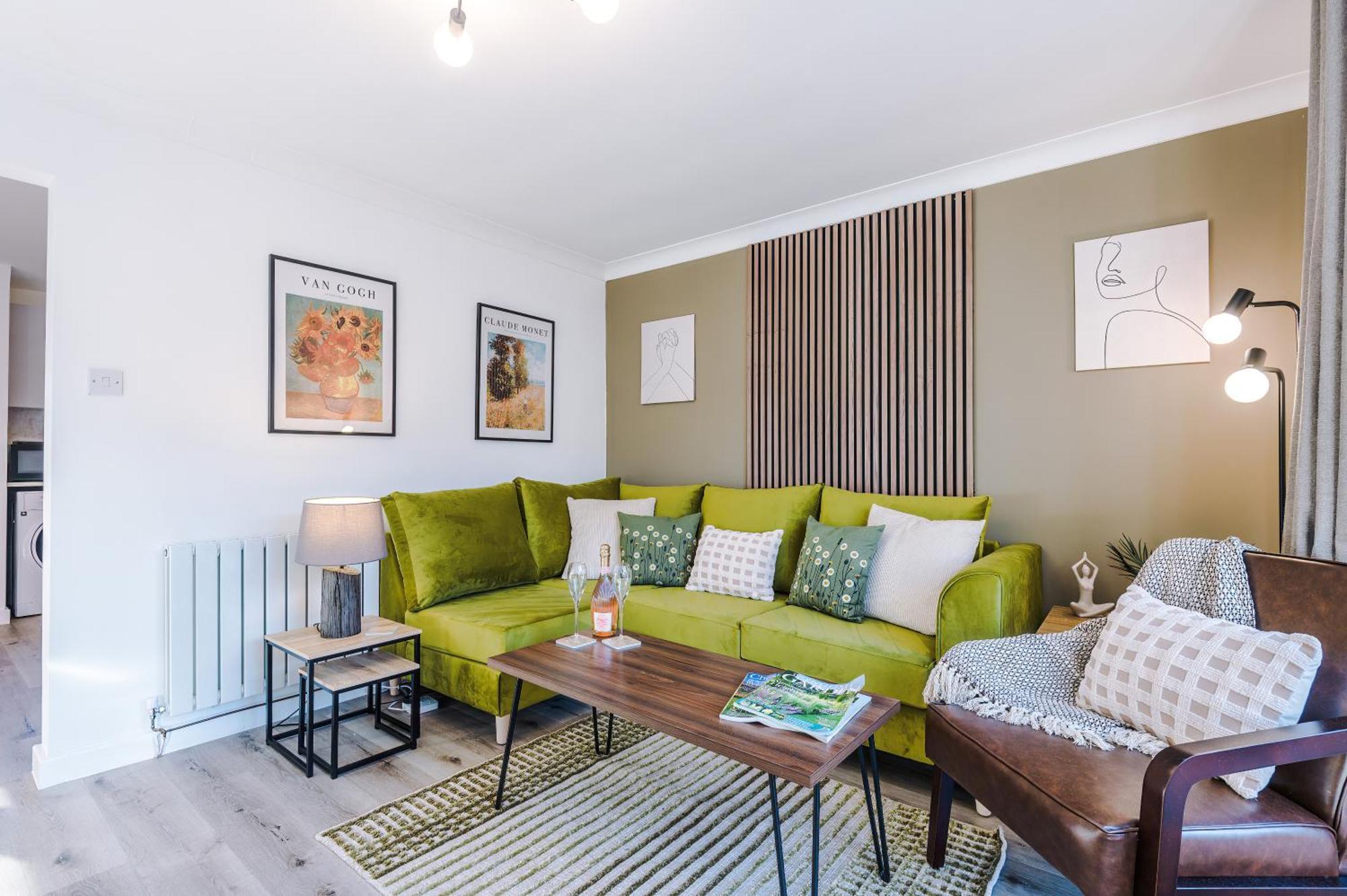 Lovely 2 Bed House In By 53 Degrees Property, Ideal For Business, Free Parking! * Chester