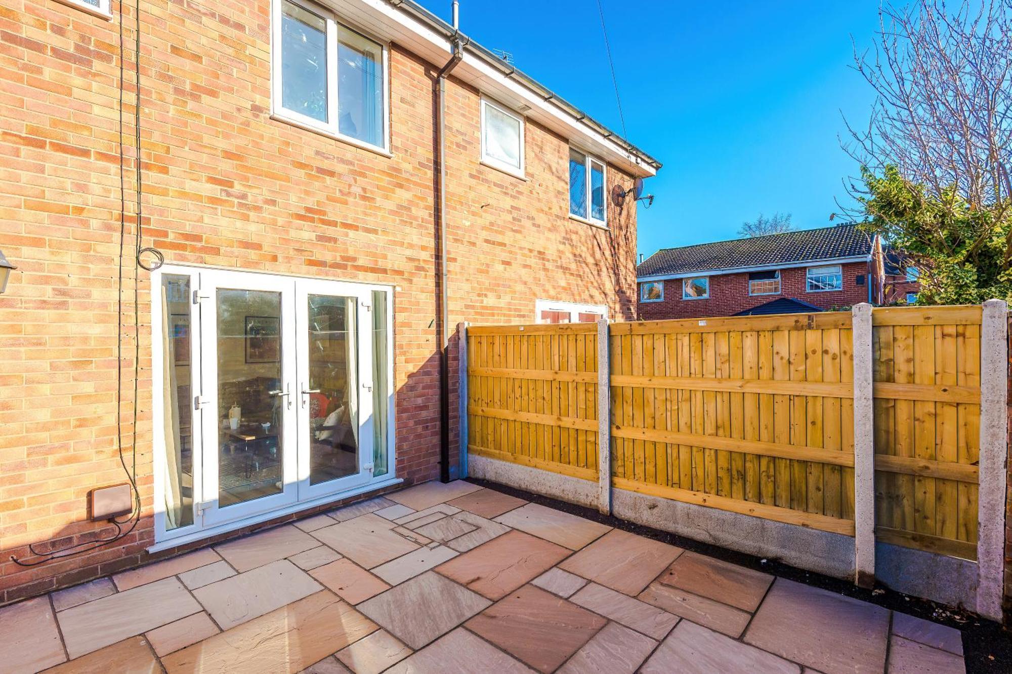 Holiday home Lovely 2 Bed House In By 53 Degrees Property, Ideal For Business, Free Parking! *