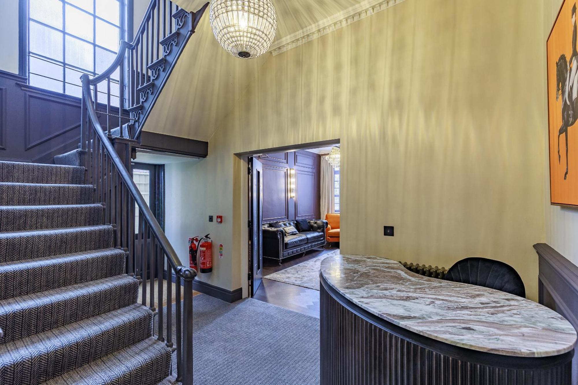 Hotel The Seven Chester