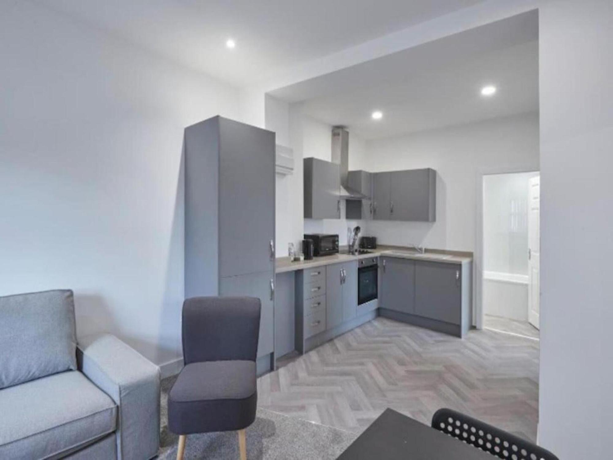 Belvilla Crewe Centre Family 4 Apartment