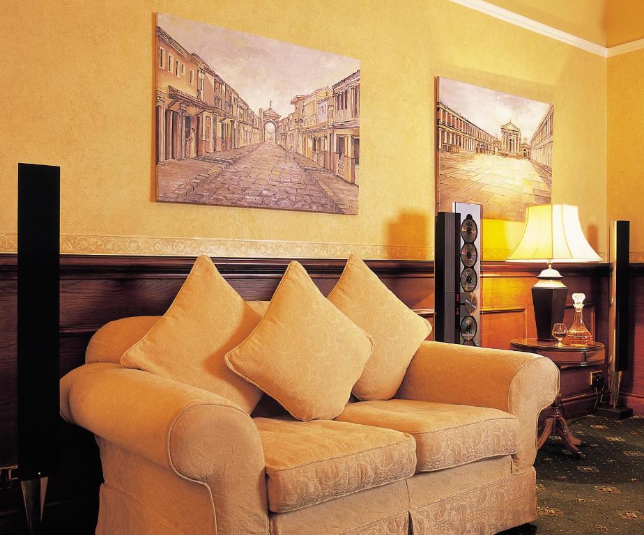 Green Bough Hotel 4*