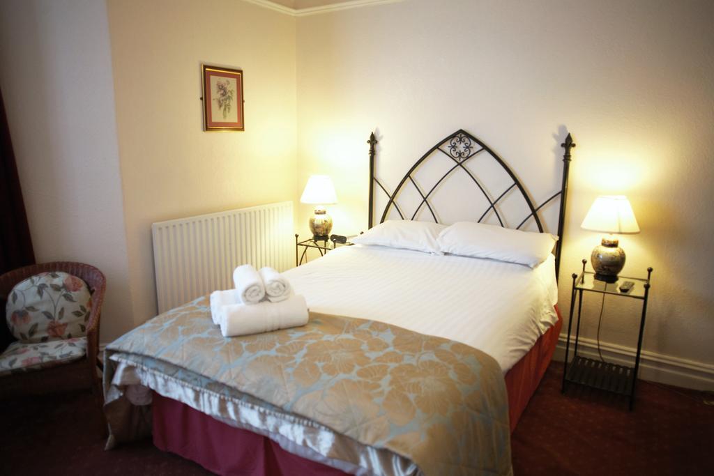 Hotel Hamilton Court 4*