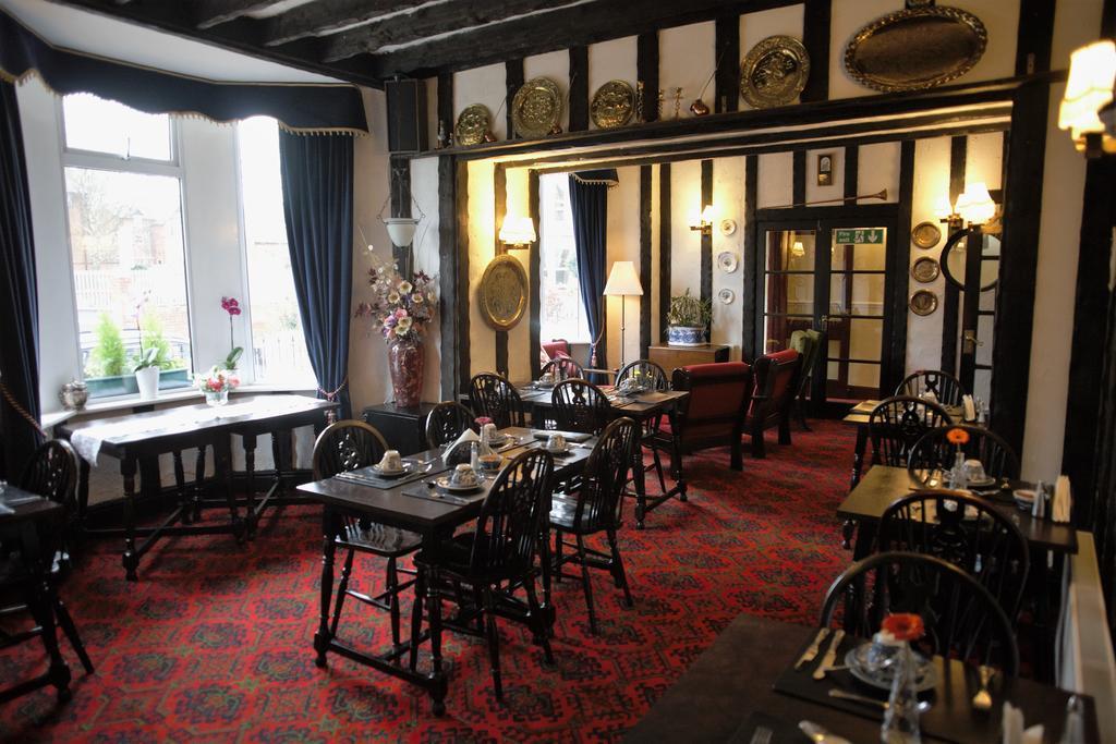 Hamilton Court Hotel 4*