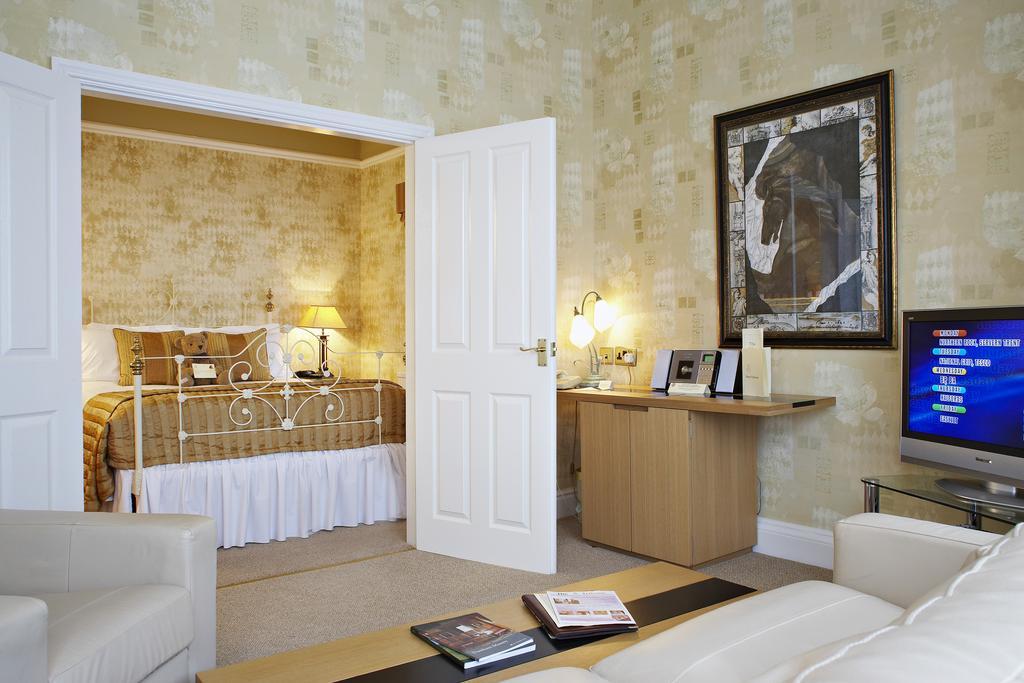 Hotel Green Bough 4*