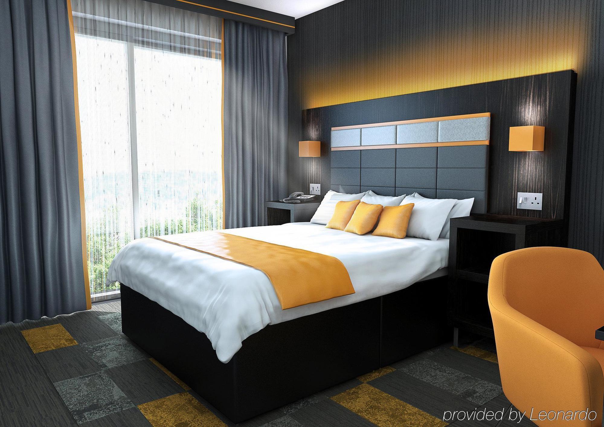 Roomzzz 4*