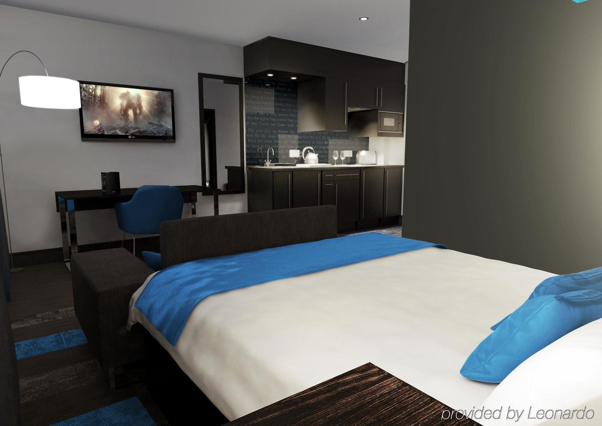 Roomzzz 4* Chester