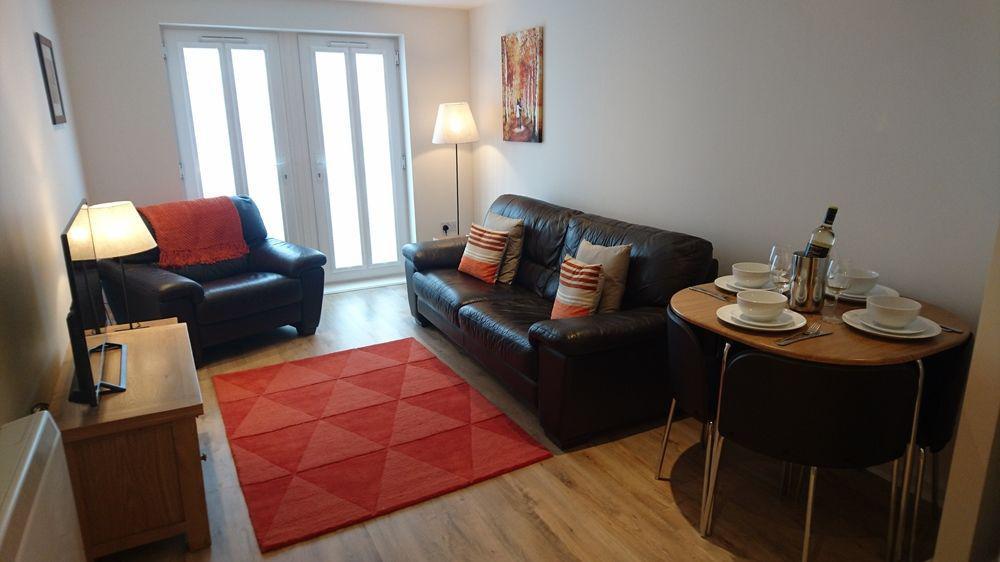 Racecourse Serviced Hotel