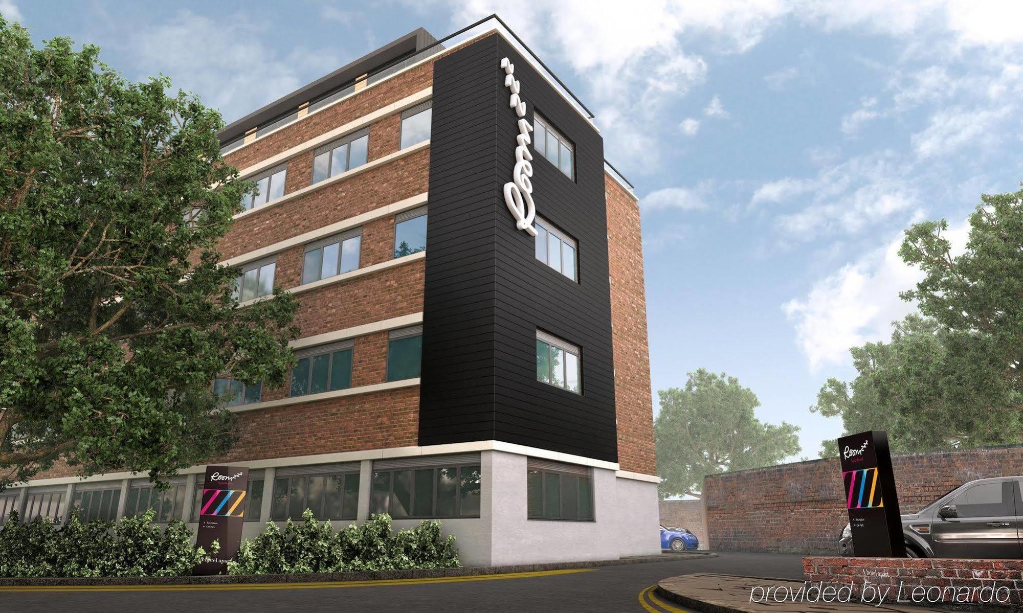 Roomzzz 4* Chester