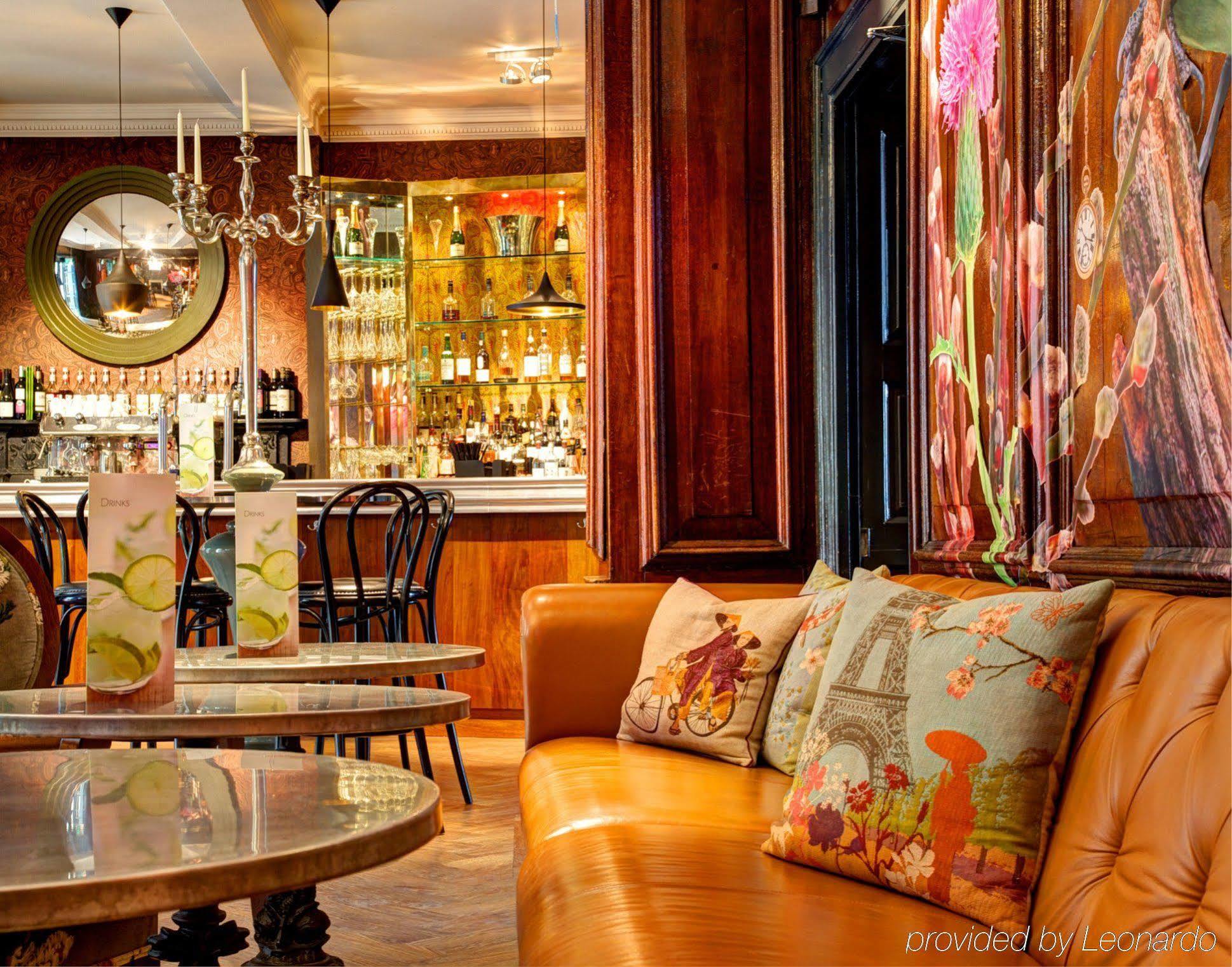 Oddfellows & 4*