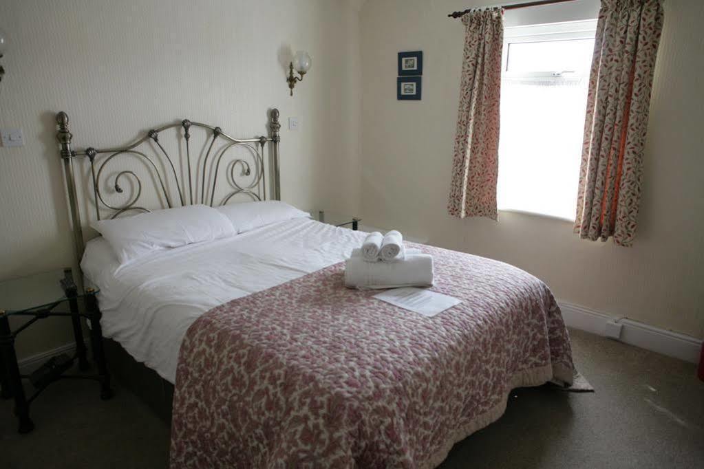 Hotel Hamilton Court 4*