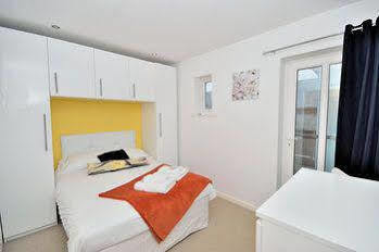 Racecourse Serviced 4*
