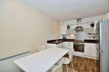 Racecourse Serviced 4*