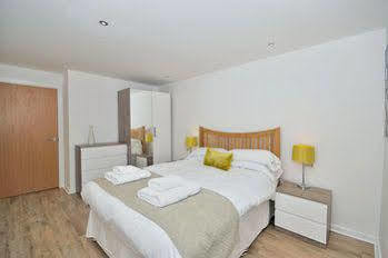 Racecourse Serviced 4* Chester