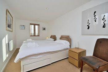 Racecourse Serviced Hotel 4*