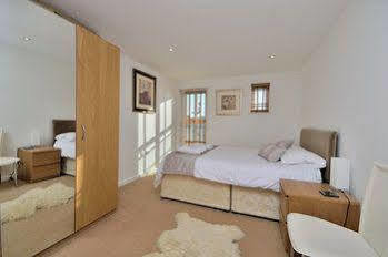 Racecourse Serviced 4*