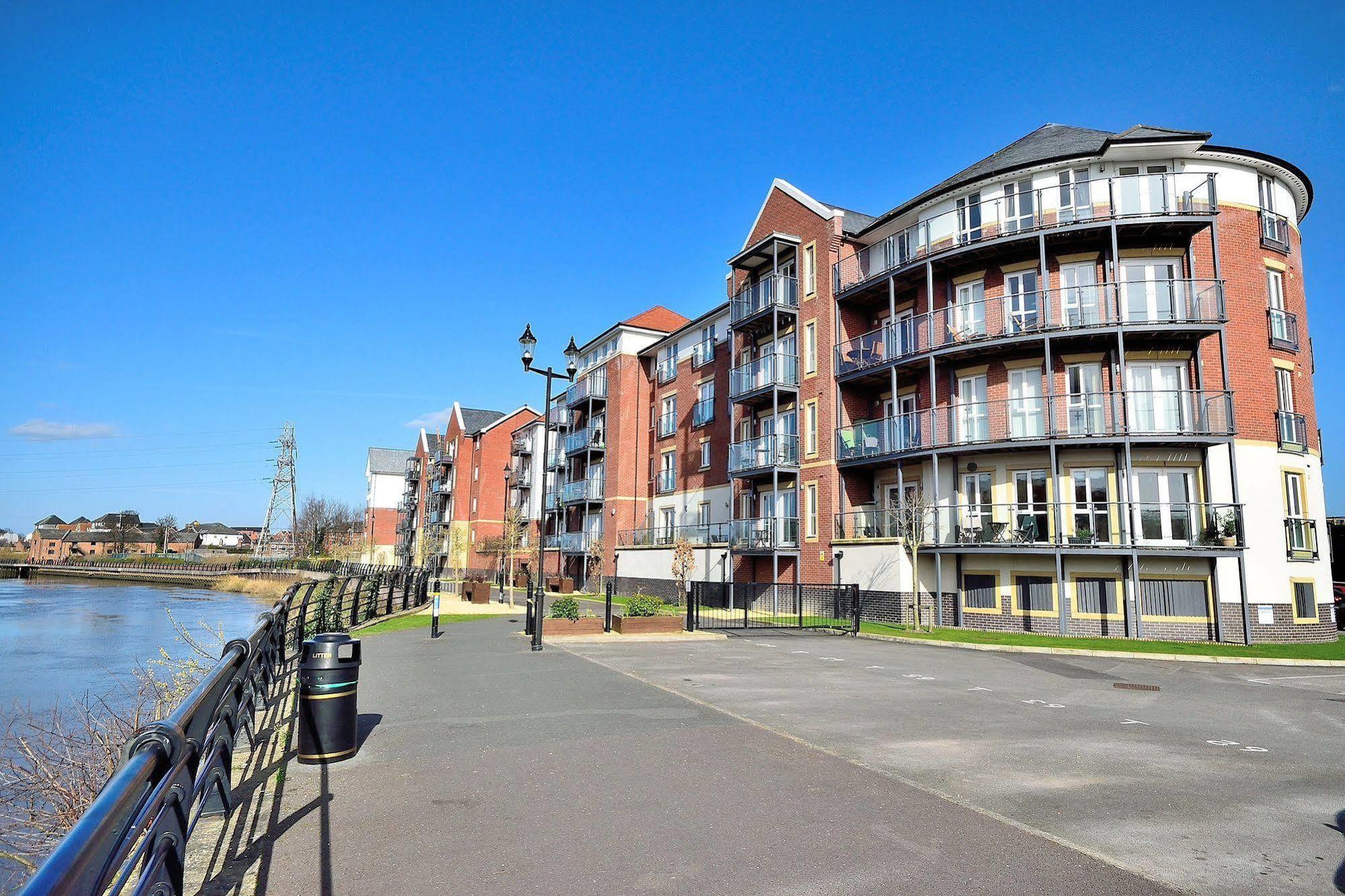 Racecourse Serviced 4*