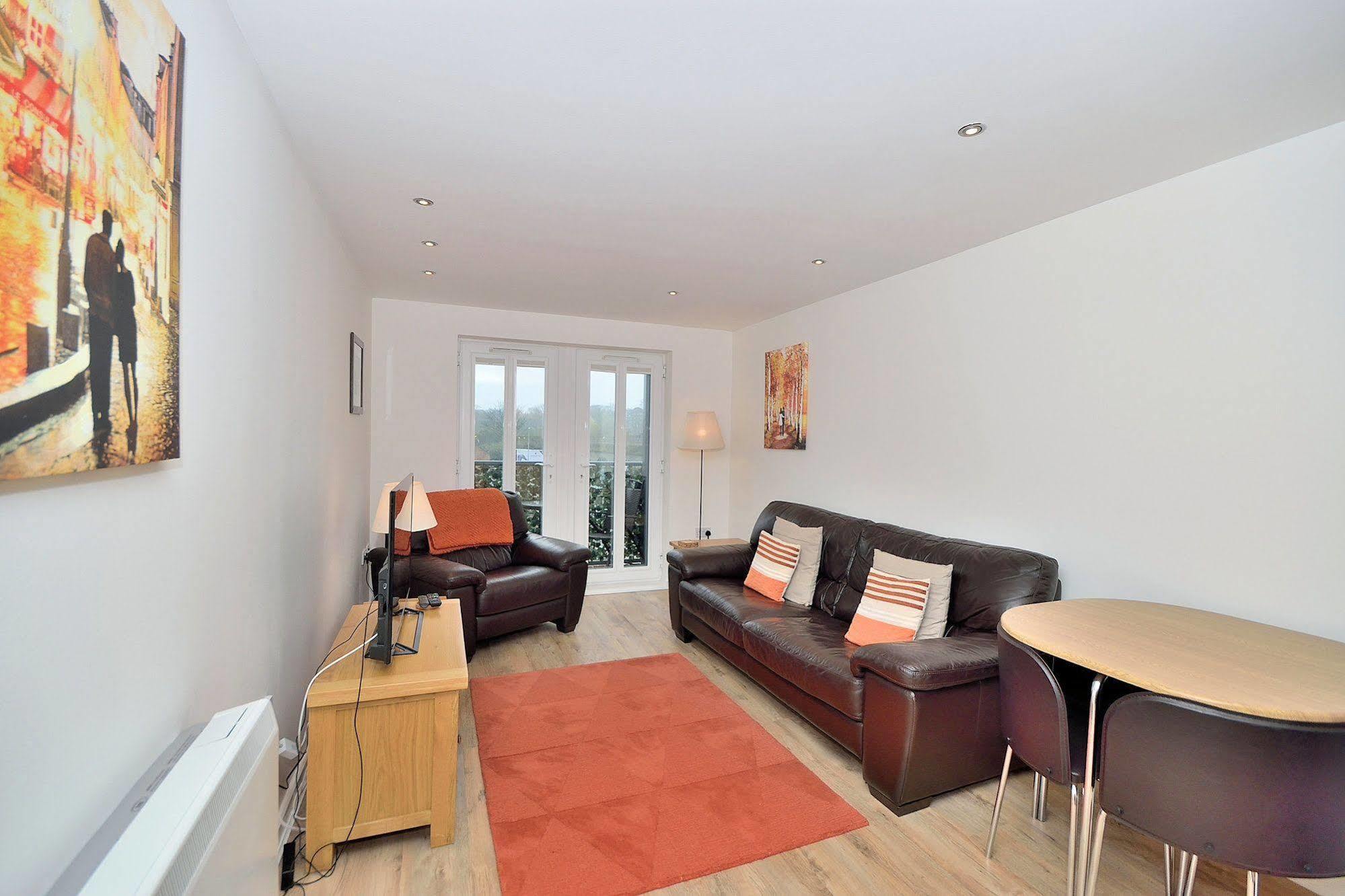 Racecourse Serviced 4*