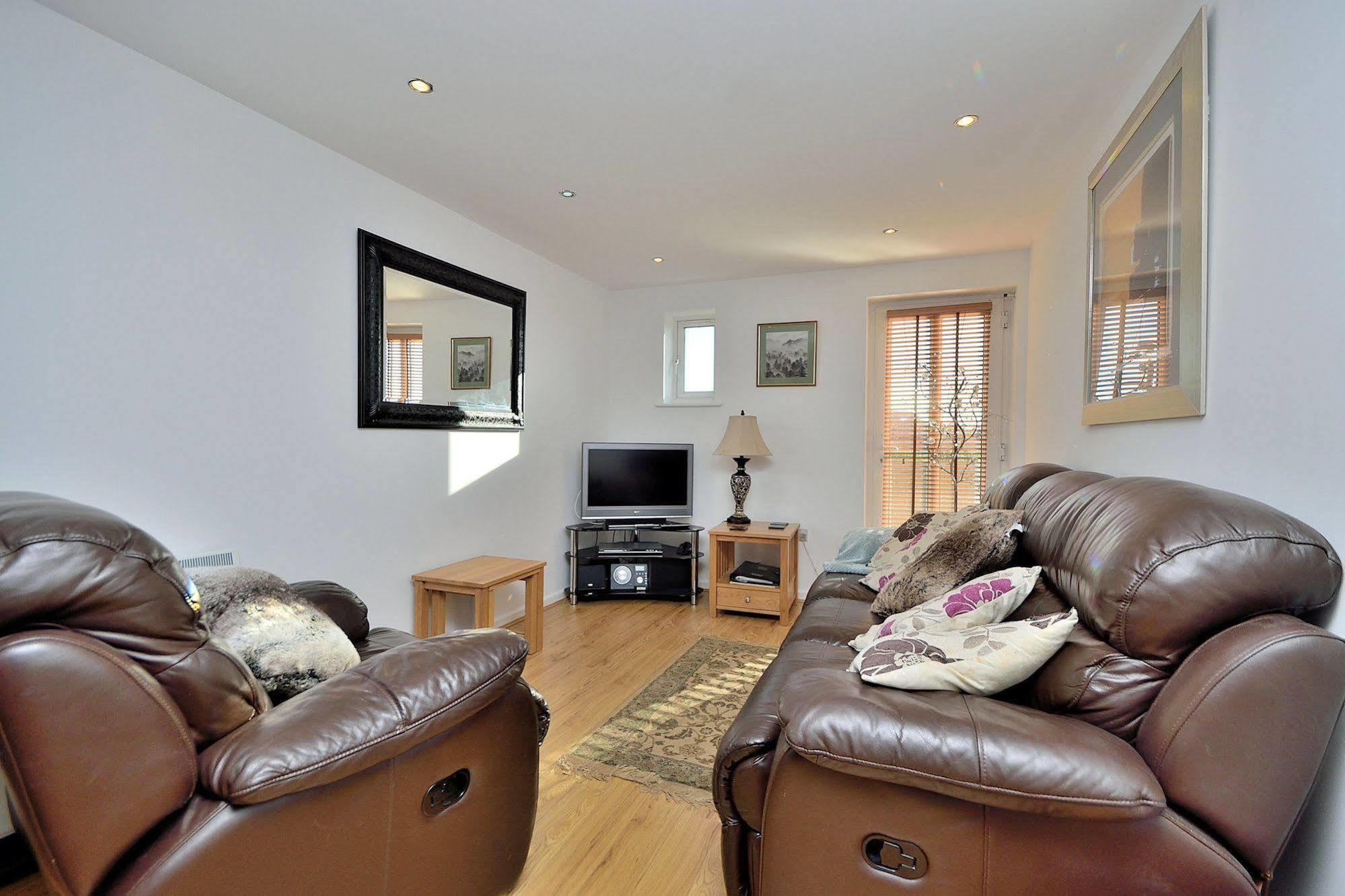 Racecourse Serviced Hotel 4*