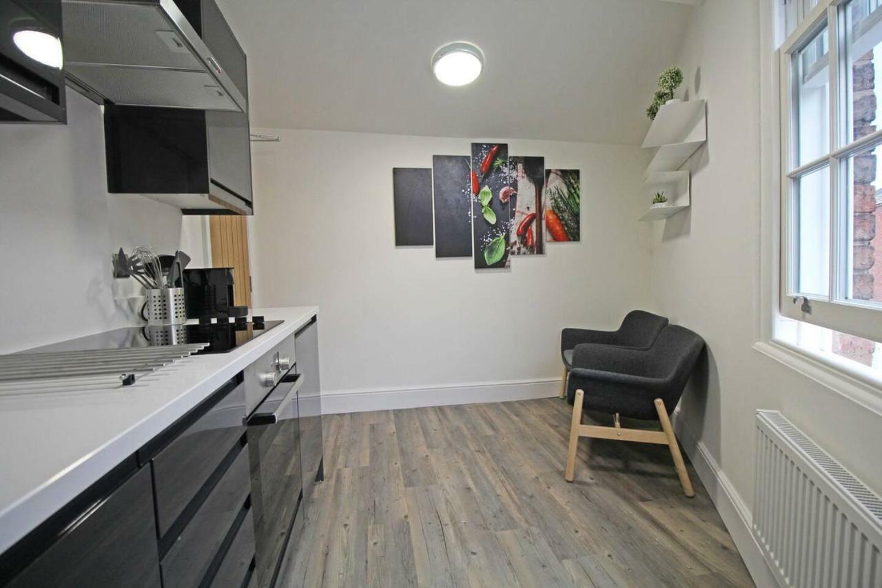 Grosvenor 5 - Modern Central Studio - City Centre Location * Chester